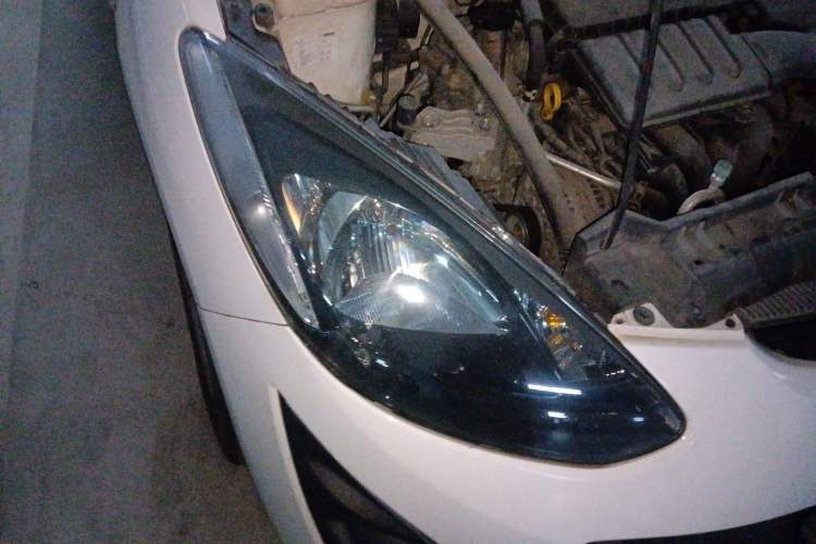 Used Mazda Mazda 2 2012 Hatchback Xuan Dong 1.5L Automatic Value Edition
