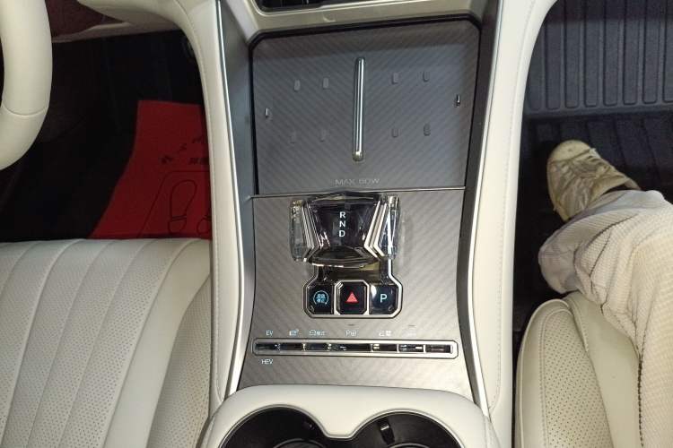 Used Denza Z9GT 2024 1100 Four-Wheel Drive Max Edition Gear Lever