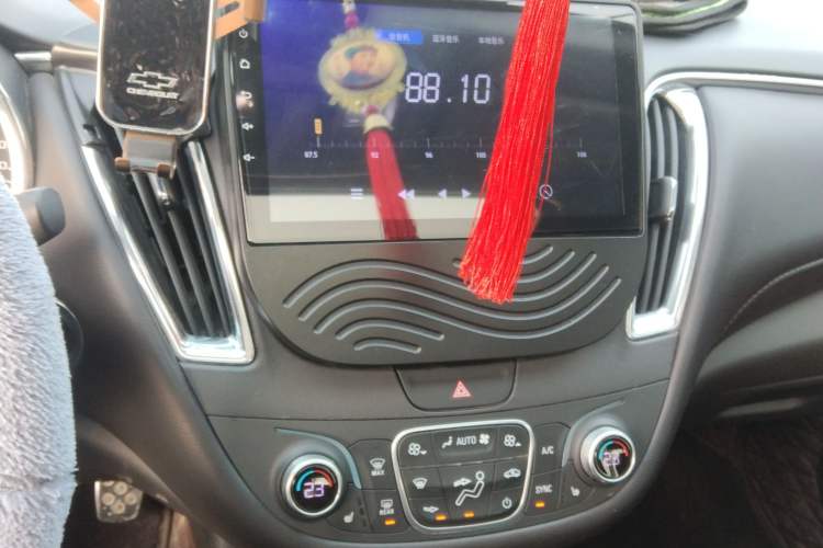 Used Chevrolet Malibu XL 2017 1.5T Automatic Ruichi Edition Audio And AC Panel