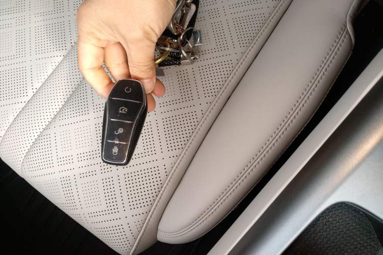 Used BYD Yuan UP 2025 Intelligent Driving Version 401 km Leading Edition