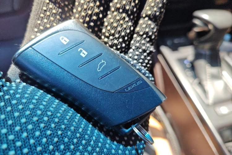 Used Lexus ES 2018 200 Luxury Edition China V Standard Vehicle Key