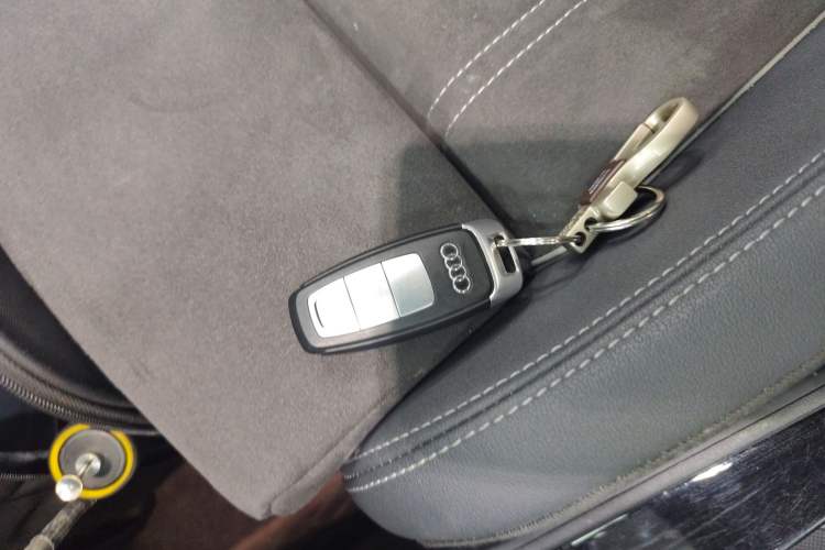 Used Audi Q4 e-tron 2022 50 e-tron quattro Visionary Edition Vehicle Key