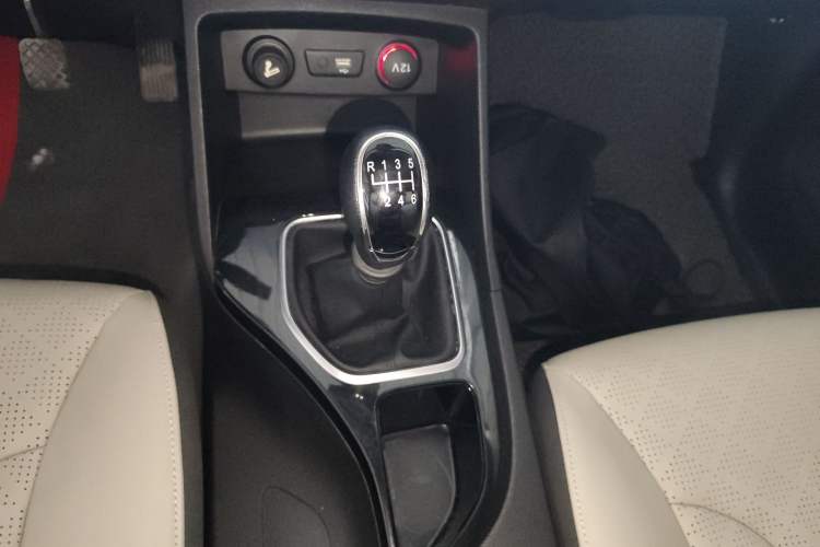 Used Baojun 730 2019 1.5T Manual Fashion Model 7-seater China VI