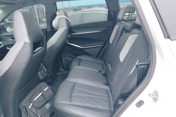 Used CHANGAN CS75 PLUS 2024 3rd Generation Champion Edition 1.5T Intelligent Drive Dynamic Model
