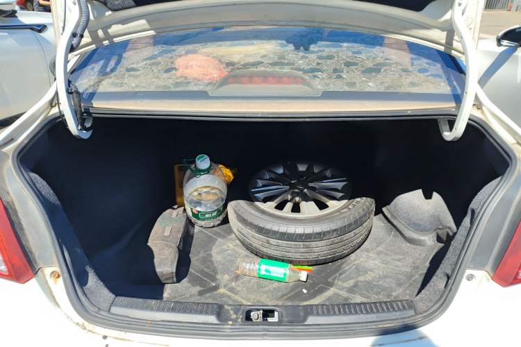 Used Geely Auto Diamond 2016 1.5L Manual Elite Version China IV Standard