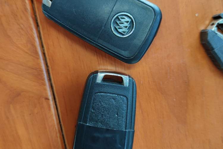 Used Buick Encore 2015 1.4T Automatic Two-Wheel Drive Urban Elite Version
