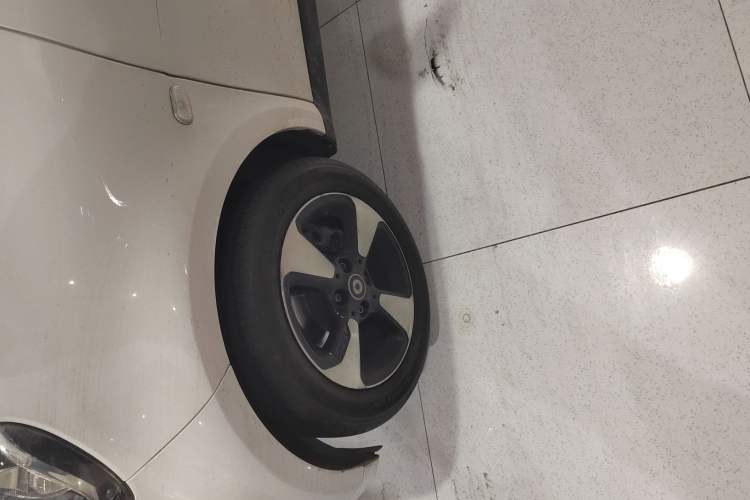 Used smart fortwo 2018 1.0L 52kW Hardtop Passion Edition China V Standard Left Front Wheel Hub