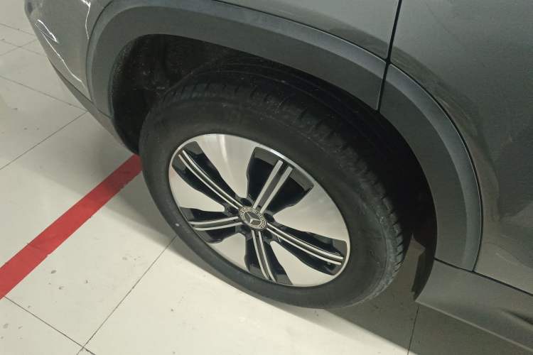 Used Mercedes-Benz EQB 2023 EQB 260 Right Rear Wheel Hub