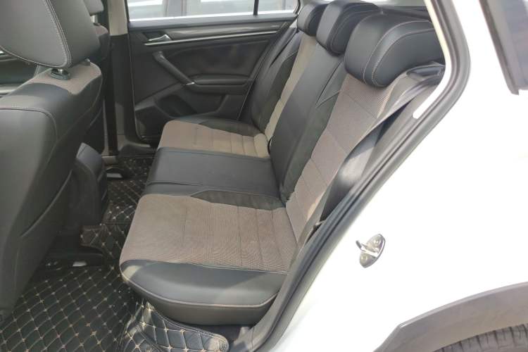 Used Volkswagen C-TREK 2017 230TSI DSG Comfort Version
