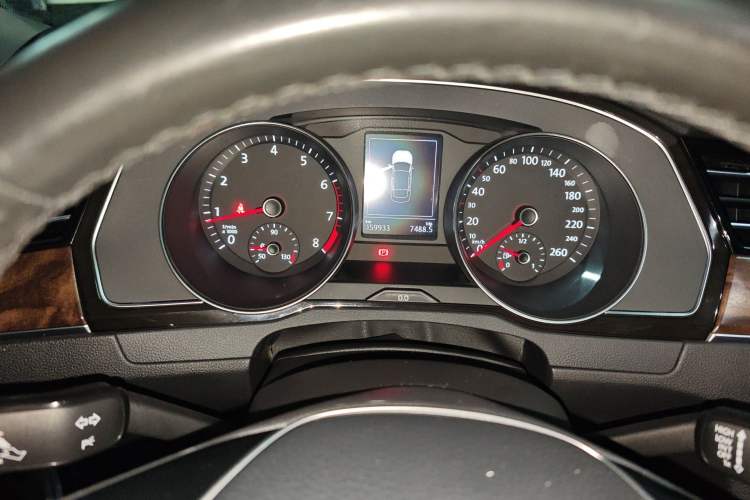 Used Volkswagen Magotan 2018 330TSI DSG Luxury Model Instrument Cluster