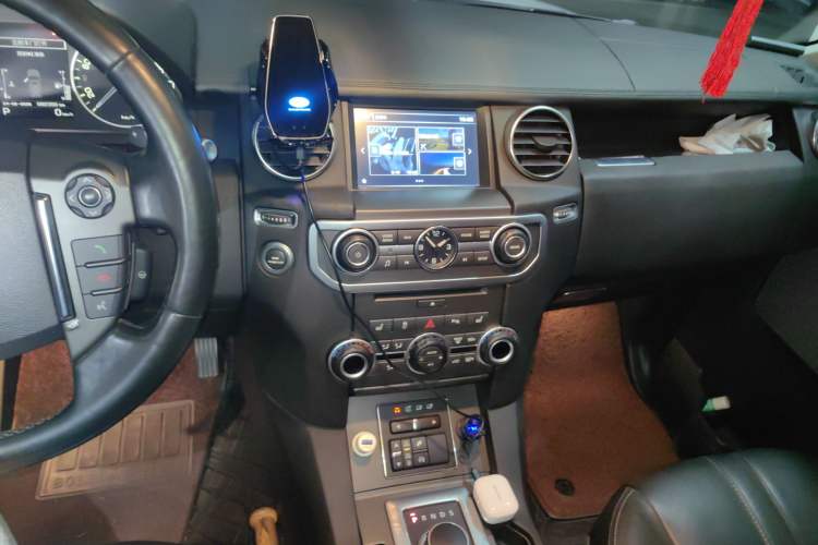 Used Land Rover Discovery 2016 3.0 SC Obsidian Black Heritage Edition SE