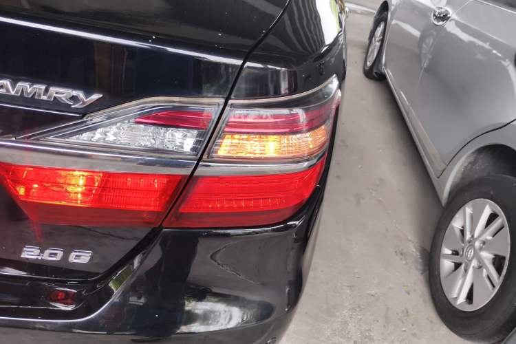 Used Toyota Camry 2015 2.0G Premier Edition Exterior 3