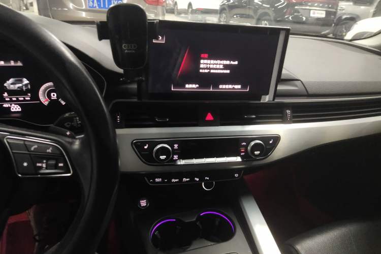 Used Audi A4L 2022 40 TFSI Luxury Dynamic Model Audio And AC Panel