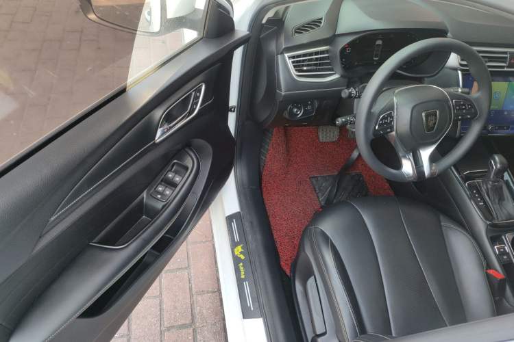 Used Roewe i5 2019 20T Automatic 4G Connect Luxury Flagship Edition
