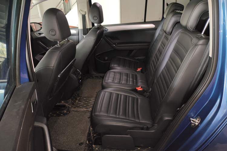 Used Volkswagen Touran 2018 Volkswagen Touran L 280TSI DSG Comfort Edition 7 Seats China V Emission Standard Left Rear Seat