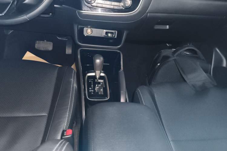 Used Mitsubishi Outlander 2017 2.0L Two-Wheel Drive Glory Edition 5 Seats