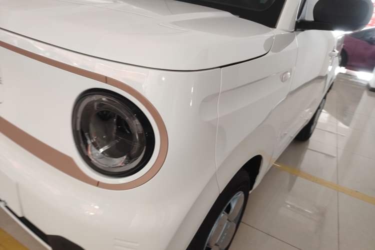 Used Geely Galaxy Panda 2024 Panda Mini 200km Endurance Bear Left Front Headlight