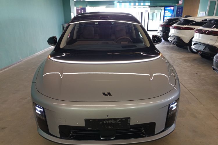 Used Li Auto Li Auto i8 2025 Model Standard Version
