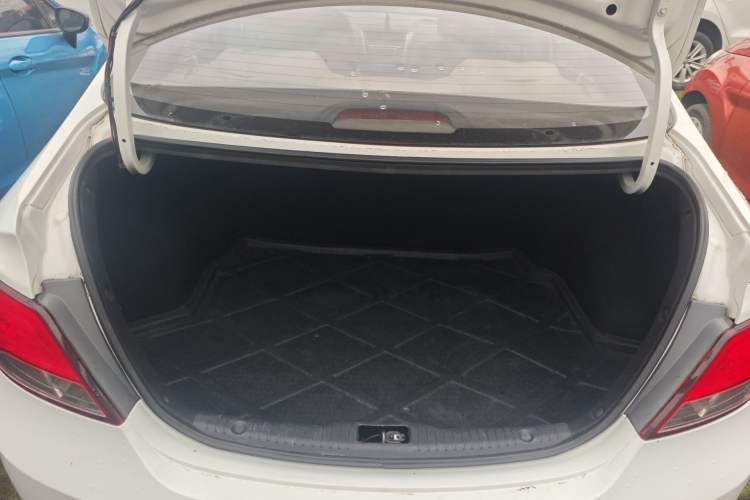 Used Hyundai Verna (older generation) 2014 1.4L Manual Smart GLS Trim Trunk