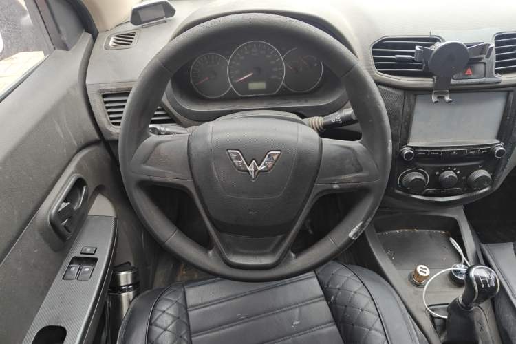 Used Wuling Hongguang 2015 1.2L S Base Model China V Standard