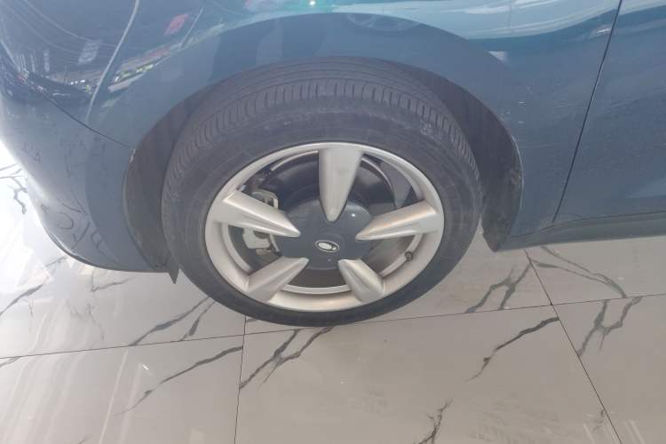 Used ORA Good Cat 2021 400km Standard Range Venus Edition Lithium-Ion Battery Left Front Wheel Hub