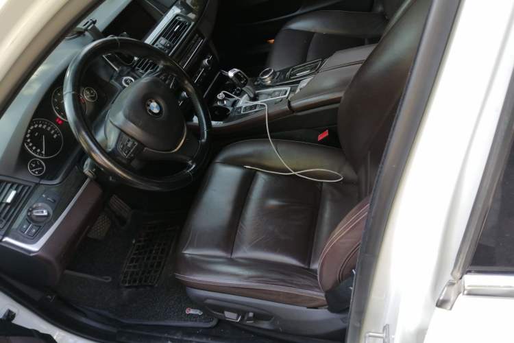 Used BMW 5 Series 2014 525Li Luxury Design Package Left Front Seat