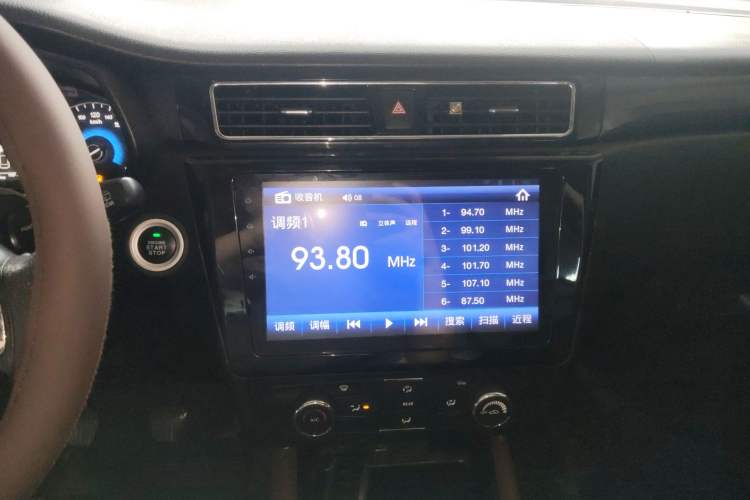 Used Dongfeng Fengon 580 2016 1.5T Manual Luxury Edition Audio And AC Panel