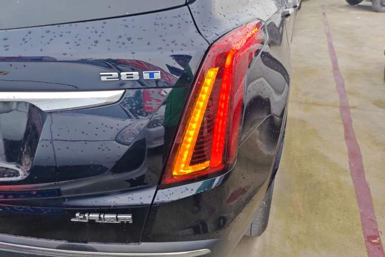 Used Cadillac XT5 2022 2.0T Four-Wheel Drive Luxury Version Exterior 3