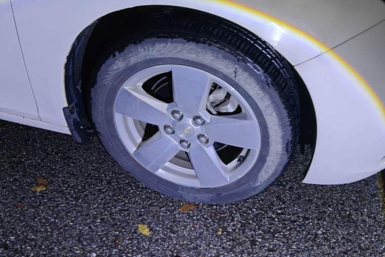 Used Chevrolet Malibu 2012 2.4L Automatic Luxury Edition Right Front Wheel Hub