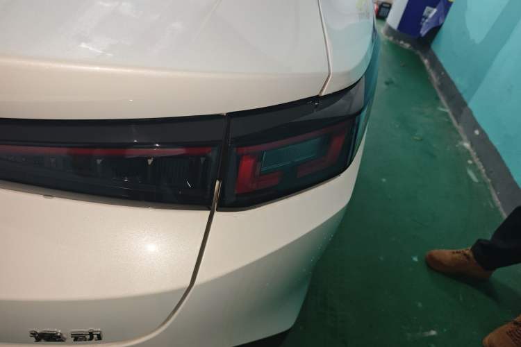 Used CHANGAN Eado 2025 Blue Whale 1.5T 500Bar Prestige Model
