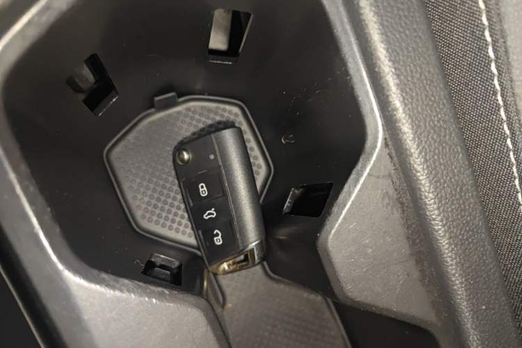 Used Volkswagen Tiguan L 2019 330TSI Automatic Two-Wheel Drive Panoramic Comfort Edition China V Standard
