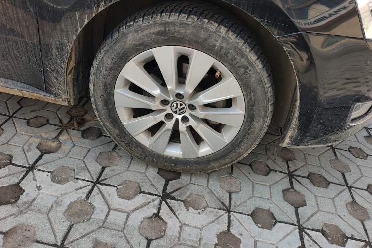 Used Volkswagen Lavida 2013 Restyled Classic 1.6L Manual Comfort Edition
