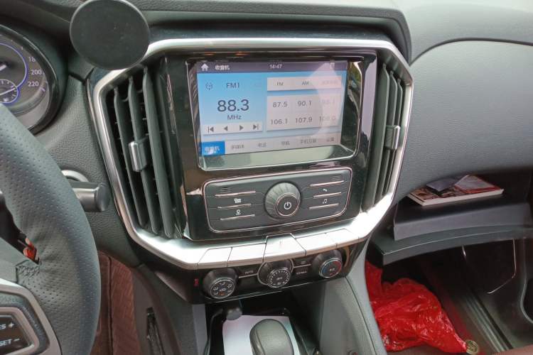 Used JMC Yusheng S350 2016 2.0T Automatic All-Wheel Drive Gasoline Luxury Version with Sunroof 5 Seats
