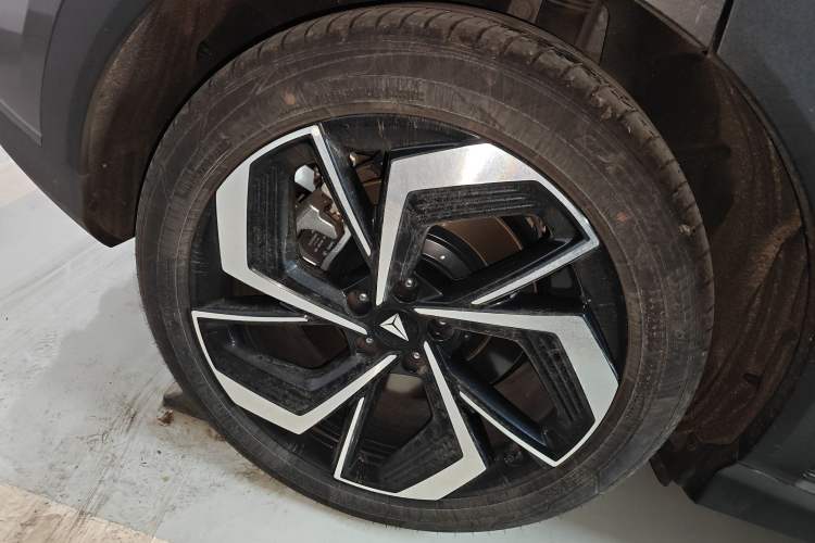 Used Deepal S07 2024 215Max Qiankun Intelligent Driving ADS SE Range-Extended Version
