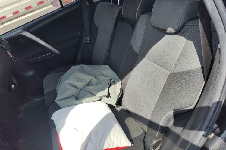 Used Toyota RAV4 2019 2.0L CVT Two-Wheel Drive Fashion X Limited Edition China VI Standard