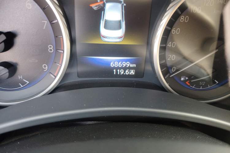 Used Infiniti Q50 2014 3.7L Luxury Edition
