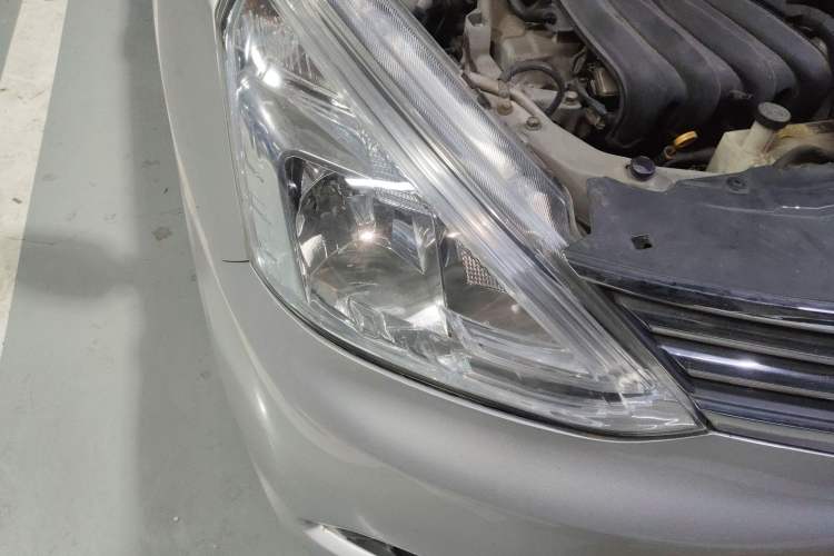 Used Nissan Livina 2013 1.6XE CVT Comfort Edition Right Front Headlight