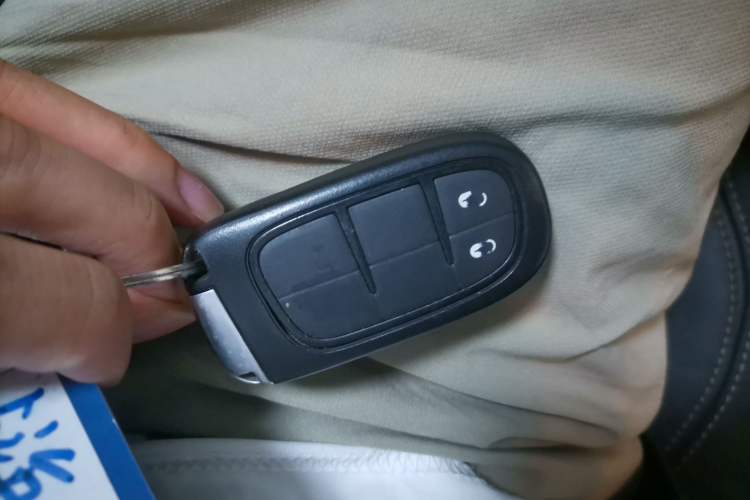 Used Jeep Cherokee 2016 2.0L Superior Edition