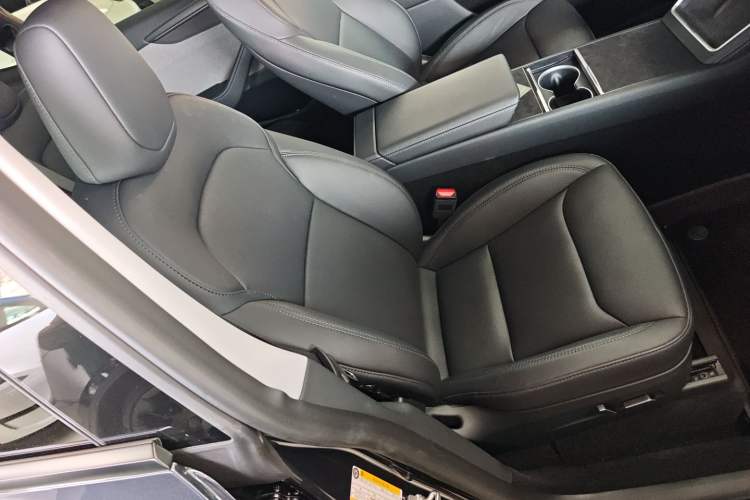 Used Tesla Model Y 2025 Rear-Wheel Drive First Edition