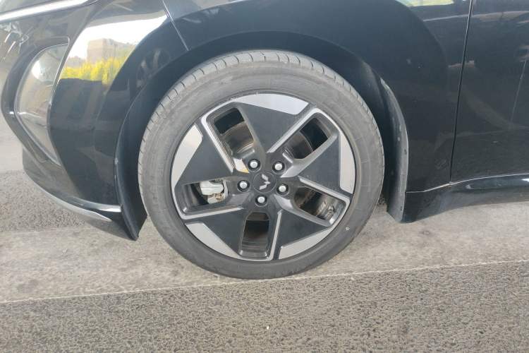 Used Wuling Xingguang 2023 150 Advanced Edition Left Front Wheel Hub