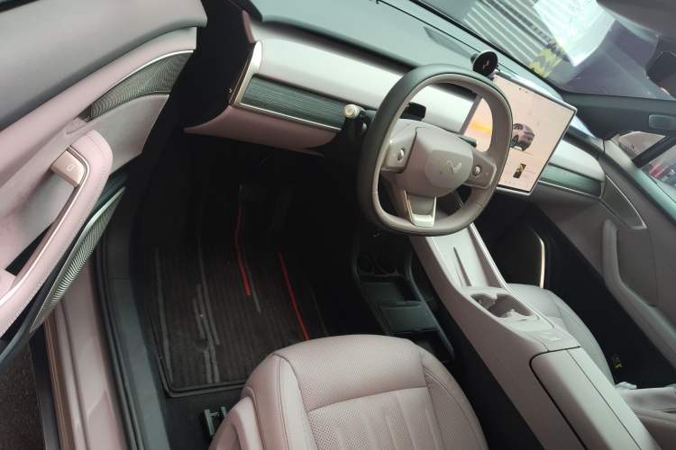 Used ONVO L60 2024 60 kWh Rear-Drive Version