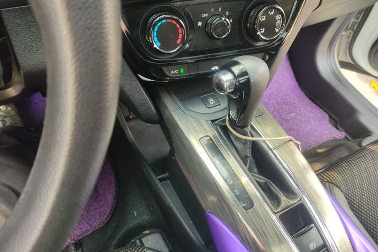 Used Honda XR-V 2017 1.8L EXi CVT Comfort Version Gear Lever