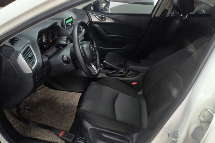 Used Mazda 3 Axela 2017 Sedan 1.5L Automatic Comfort Model Emission Standard China V
