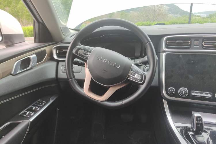 Used Lynk & Co 01 2017 2.0T Two-Wheel Drive Pro Edition Steering Wheel