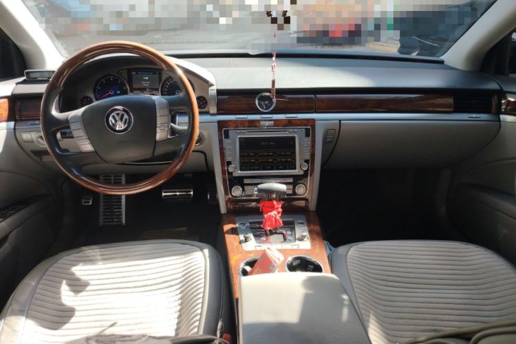 Used Volkswagen Phaeton 2011 3.6L V6 5-Seater Extended Comfort Version
