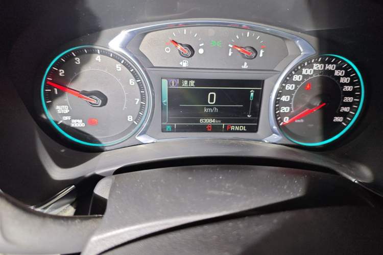 Used Chevrolet Equinox 2018 RS 550T Automatic All-Wheel-Drive Boundary Edition Odometer Close Up