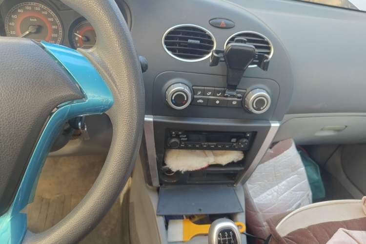 Used Soueast V3 Lingyue 2011 1.5L Manual Comfort Edition Audio And AC Panel