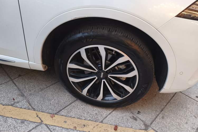 Used Wey Mocha 2021 2.0T Two-Wheel-Drive Ultra-Strong Version Right Front Wheel Hub