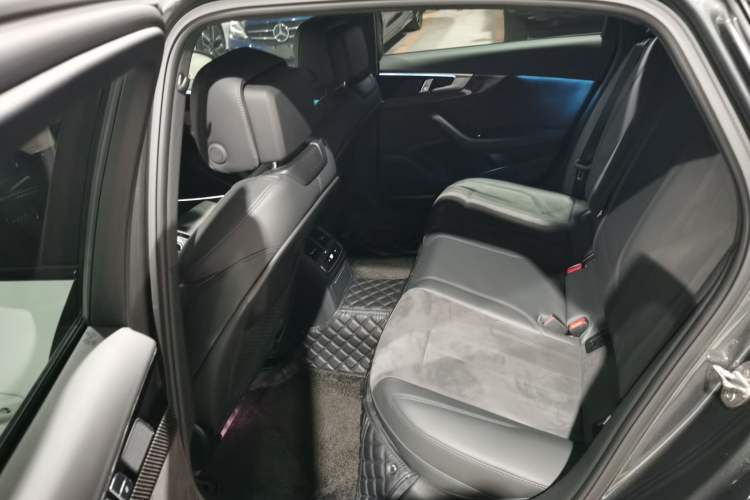 Used Audi A4L 2024 45 TFSI quattro Prestige Dynamic Edition