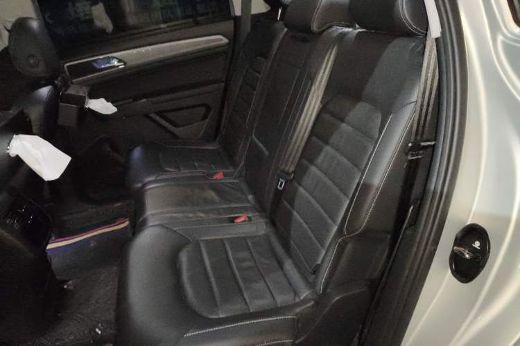 Used Volkswagen Teramont 2017 330TSI Two-Wheel-Drive Luxury Edition Left Rear Seat